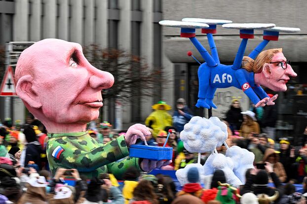 Caricaturas de Poutine y de Trump... En Alemania, el carnaval