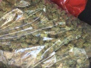 Detenido por droga, intenta eludir un control de carretera pero
