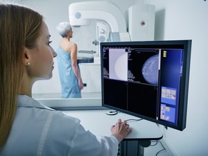 Cáncer de mama: el diagnóstico mejora la supervivencia incluso en