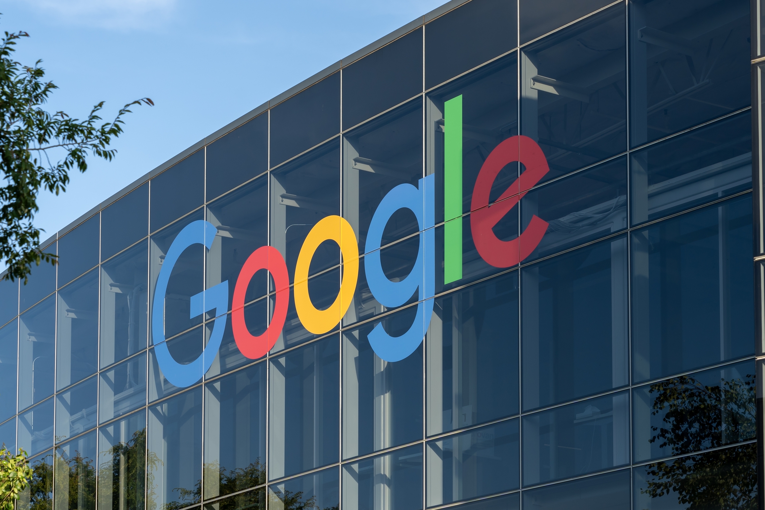 Alphabet (Google) se endeuda por... 100 años ¡Un nuevo indicio