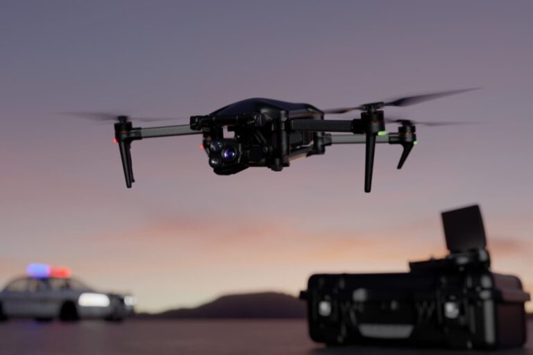 Buena noticia: Finlandia elige los micro-drones franceses Parrot para reforzar