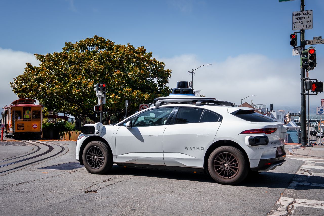 Comentario: Cómo Waymo entrena sus vehículos autónomos para evitar lo