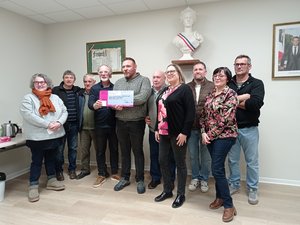 Frespech. Un cheque de 1885 € para Action Cancer 47
