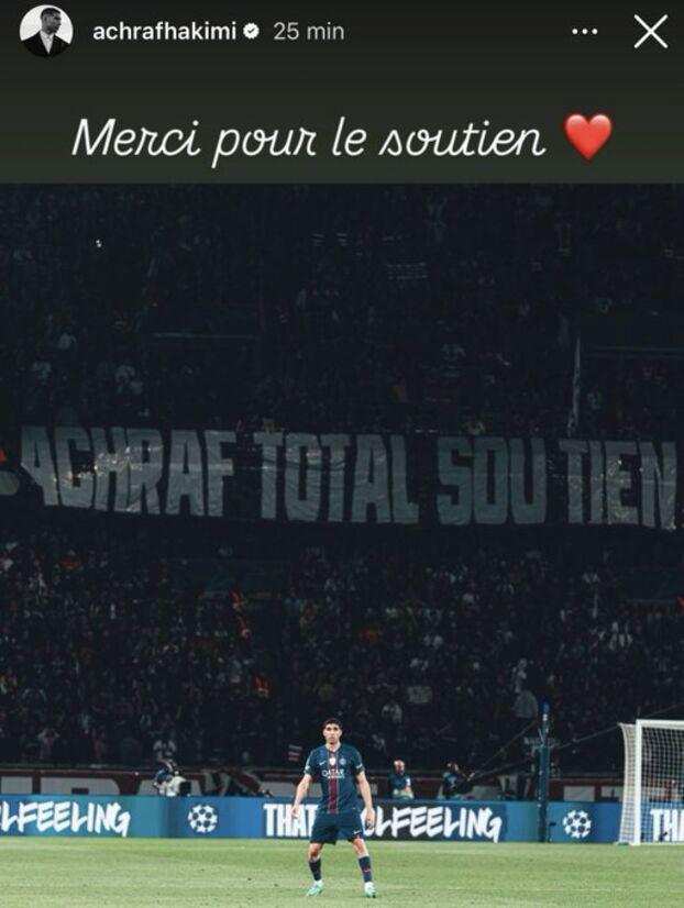 Hakimi agradece a los seguidores del PSG por la pancarta