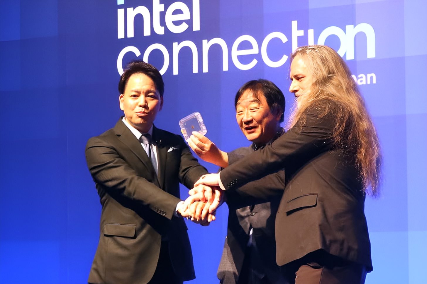 Intel logra un avance tecnológico importante con la Z-RAM