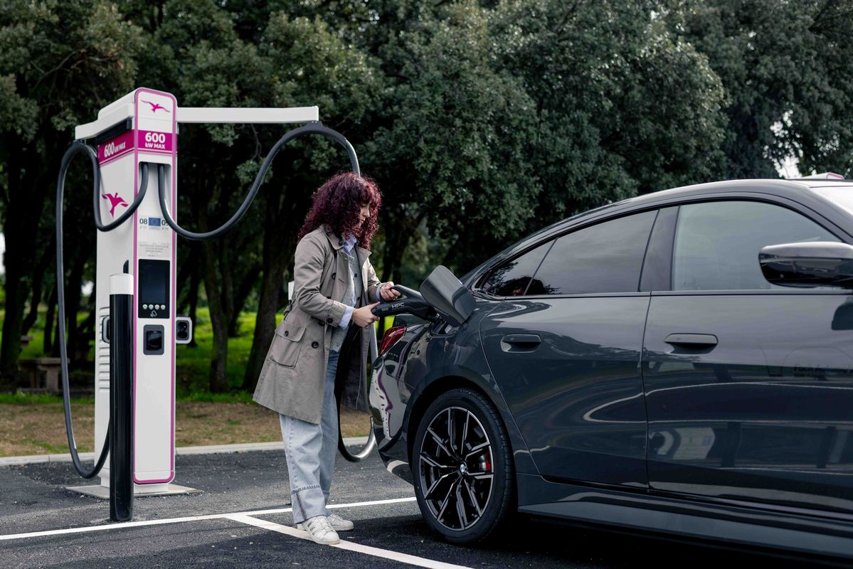 Ionity acelera en Francia con una carga ultra-rápida de 600
