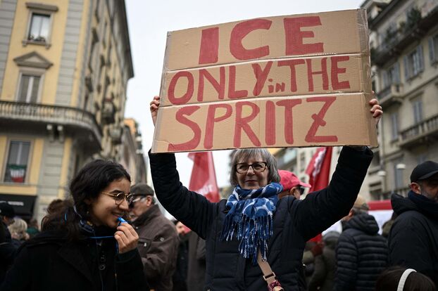 «L’ICE, solo en el Spritz»: en Milán, cientos de manifestantes