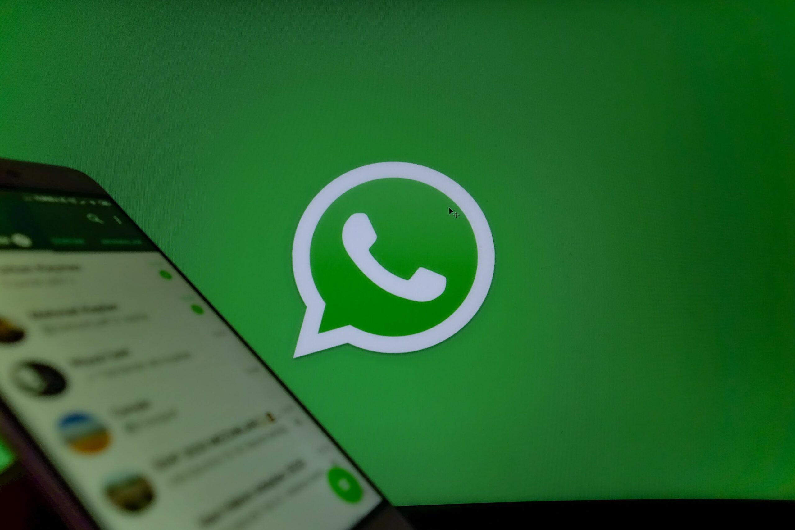La UE presiona para obligar a WhatsApp a aceptar IA