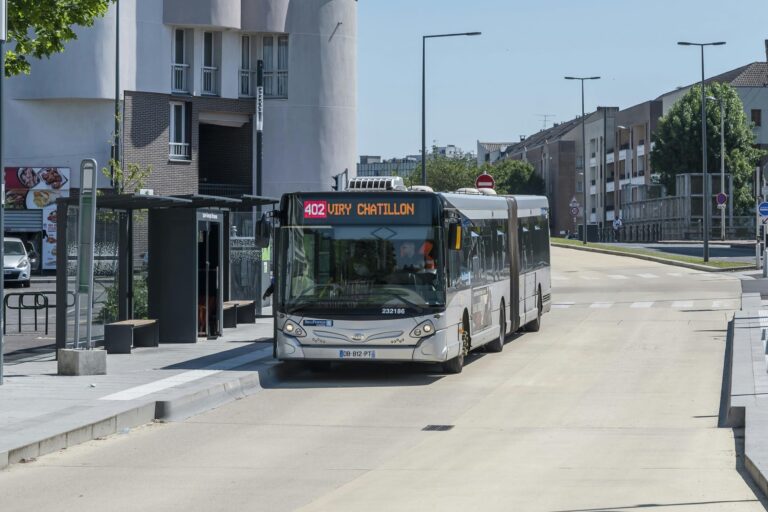 Le Tzen 4, autobús eléctrico de carga ultrarrápida, reemplaza la