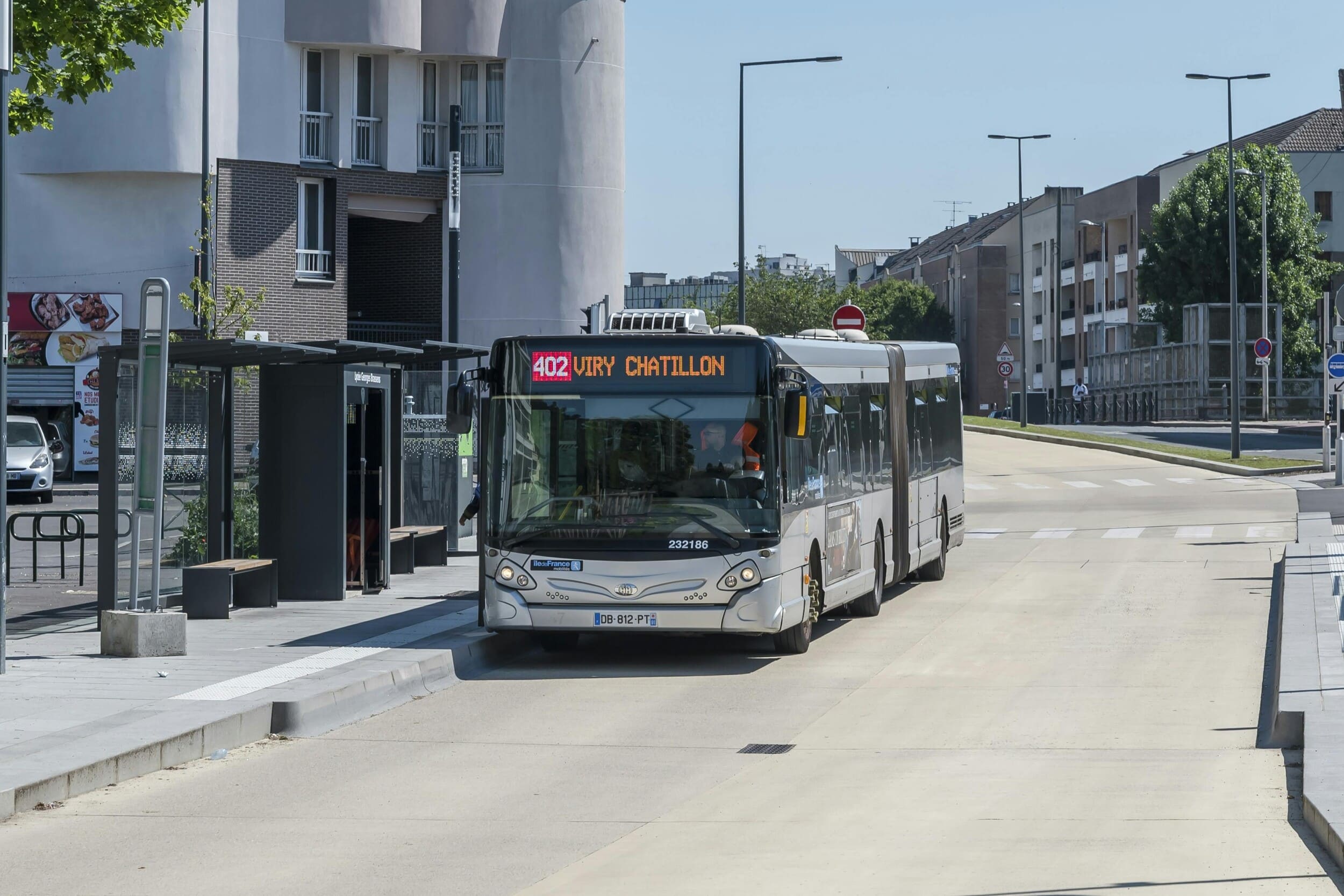 Le Tzen 4, autobús eléctrico de carga ultrarrápida, reemplaza la