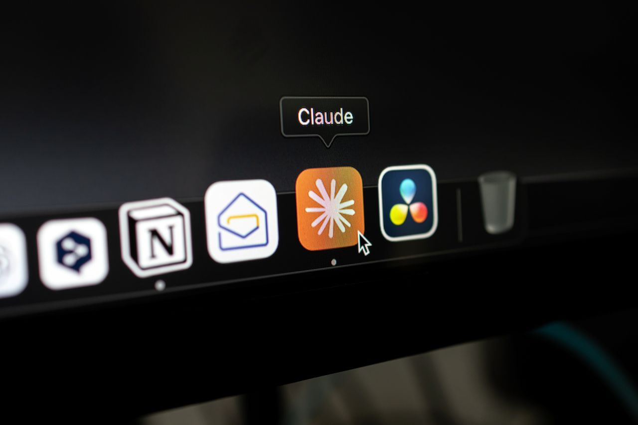 Los chatbots falsos de Anthropic han distribuido spyware en macOS