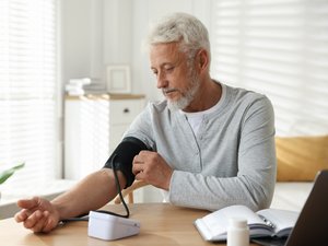 Presión arterial: ¿qué sucede cuando se reduce la sal durante