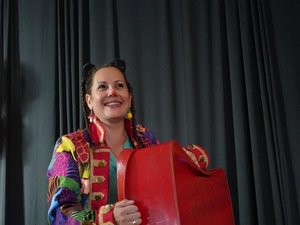 Retrato. Émilie Caminade utiliza el escenario para concienciar sobre los