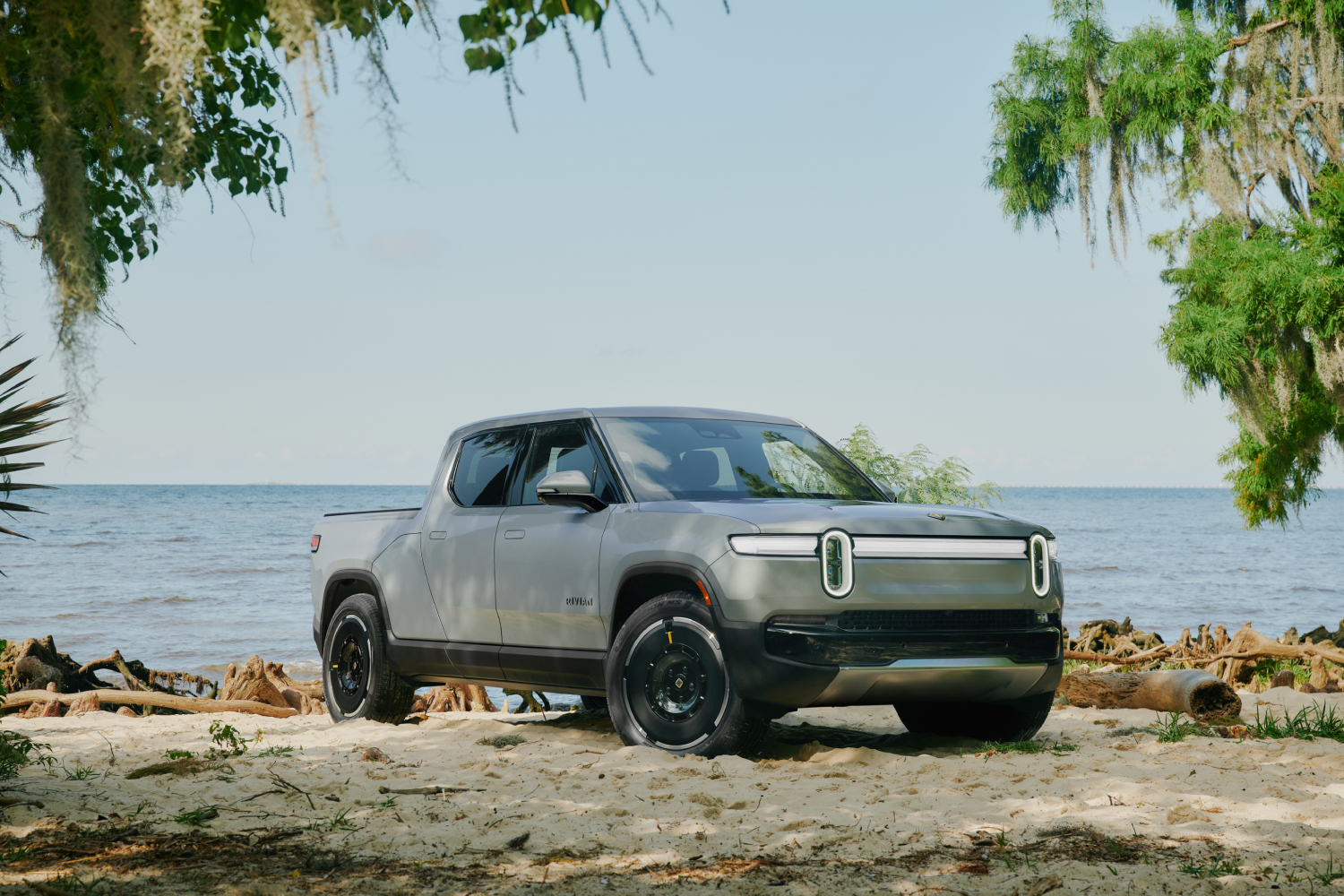 Rivian: por qué finalmente podrás dejar tu iPhone en el