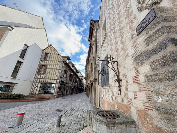 Rue « Catin », « ¡A las bellas gallinas! »…