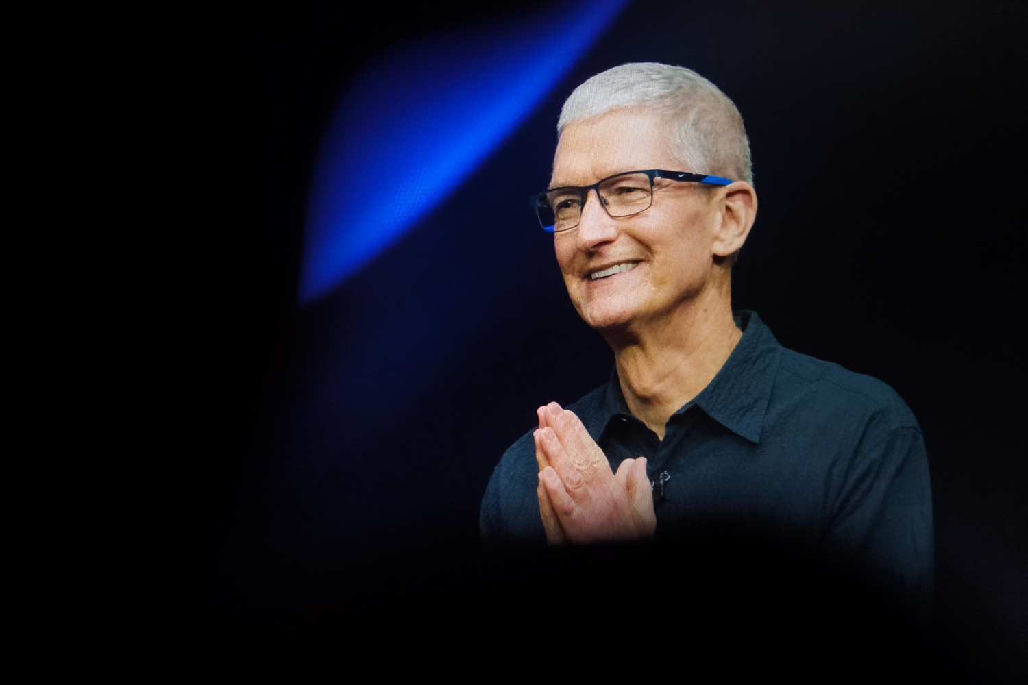 Tim Cook anticipa un año "histórico" y habla de su