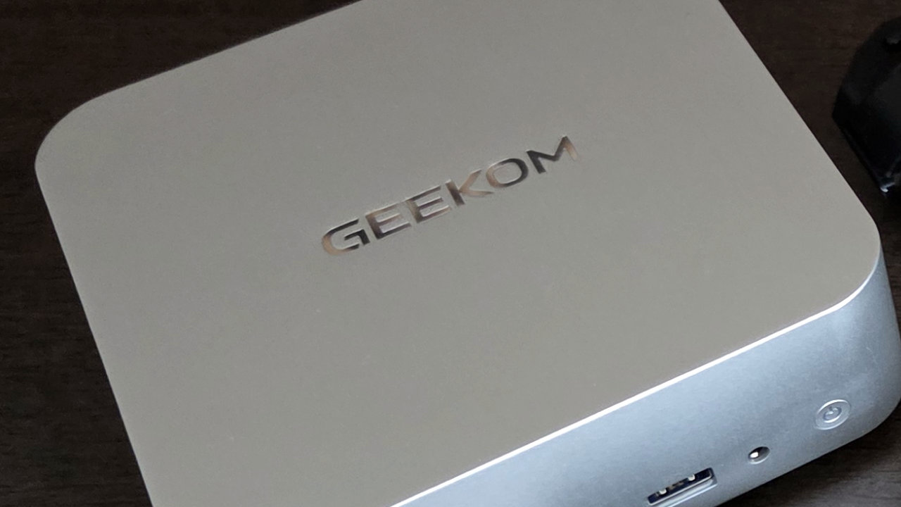 Un mini-PC polivalente que busca combatir la inflación