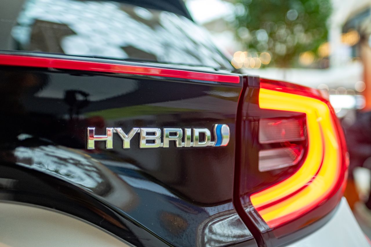 ¿Por qué su coche híbrido consume un 300% más de