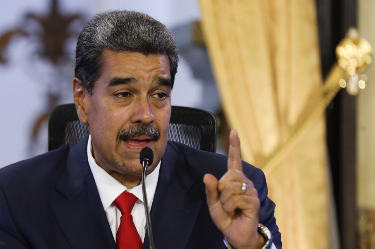 ¿Qué hacía Claude en un asalto de Estados Unidos en