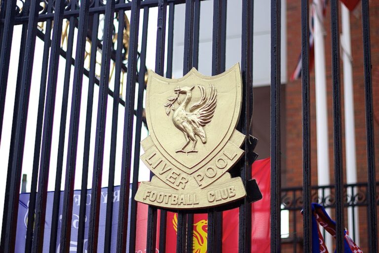 El club de Liverpool presenta una demanda contra X tras