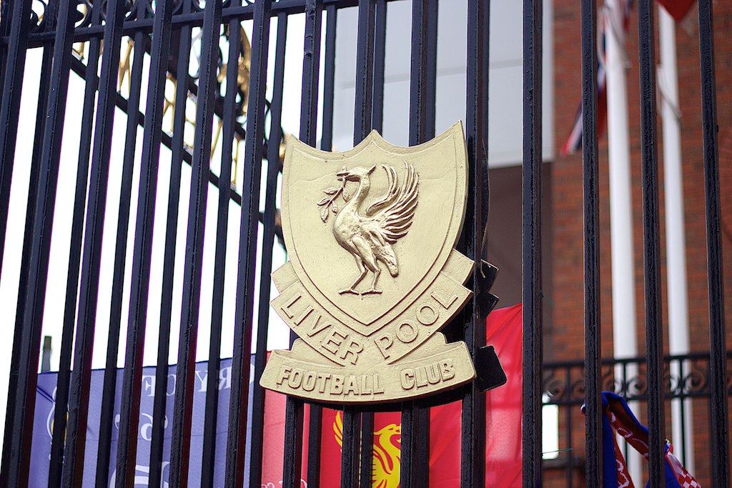 El club de Liverpool presenta una demanda contra X tras