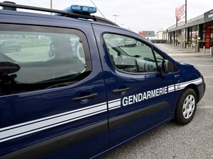 "Para no estropearla": un automovilista interceptado mientras bebía una cerveza