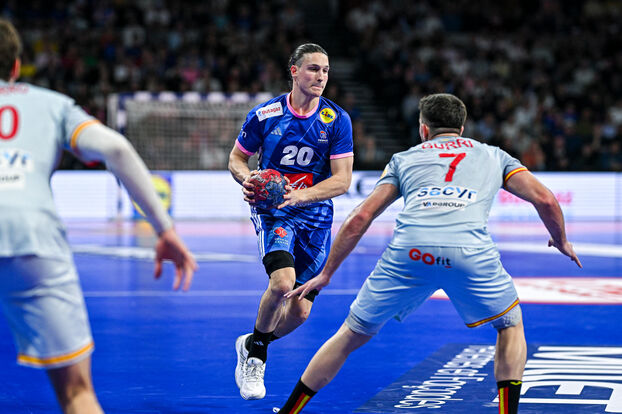 Francia - España (29-26): unos Bleus convincentes en el debut