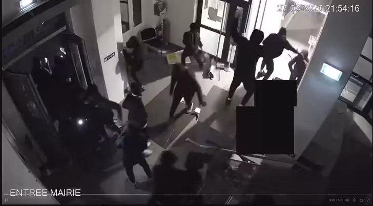 La alcaldía de Fresnes atacada en plena noche, lo que