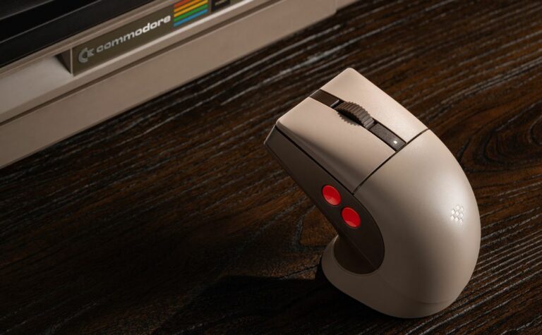 8BitDo resucita el Commodore 64 con un ratón gaming de