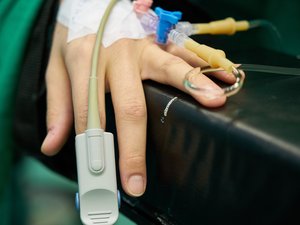 Acude cuatro veces a urgencias por un dolor en el