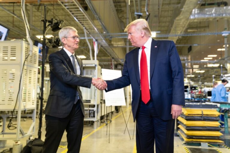 Comentario: Apple aumenta su oferta para complacer a Trump