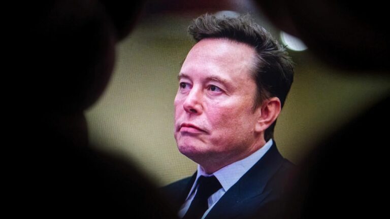 El misterioso proyecto de "mega-fábrica de chips" de Elon Musk