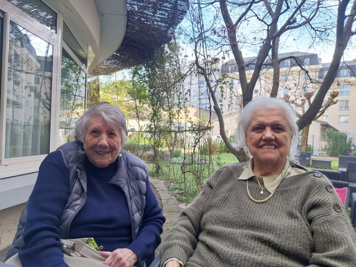 "Eso nos hace bien": residentes del Carmel y bailarines de