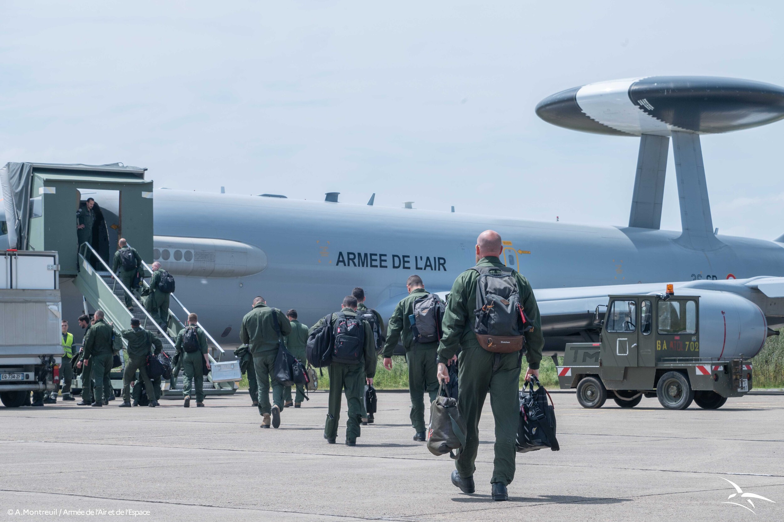 Francia prepara a sus pilotos para sobrevivir a un ataque