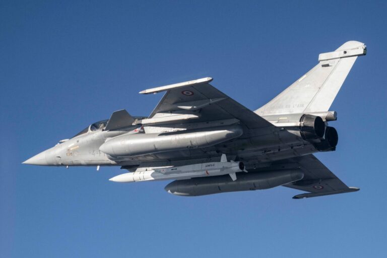Francia simuló un ataque aéreo nuclear en su propio cielo