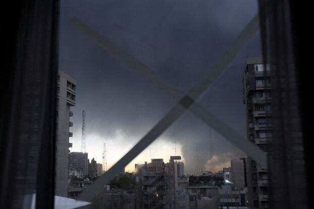 Guerra en Irán: humo en el cielo, lluvia de petróleo...