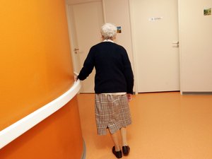 La hija de una residente de Ehpad desconfía del personal