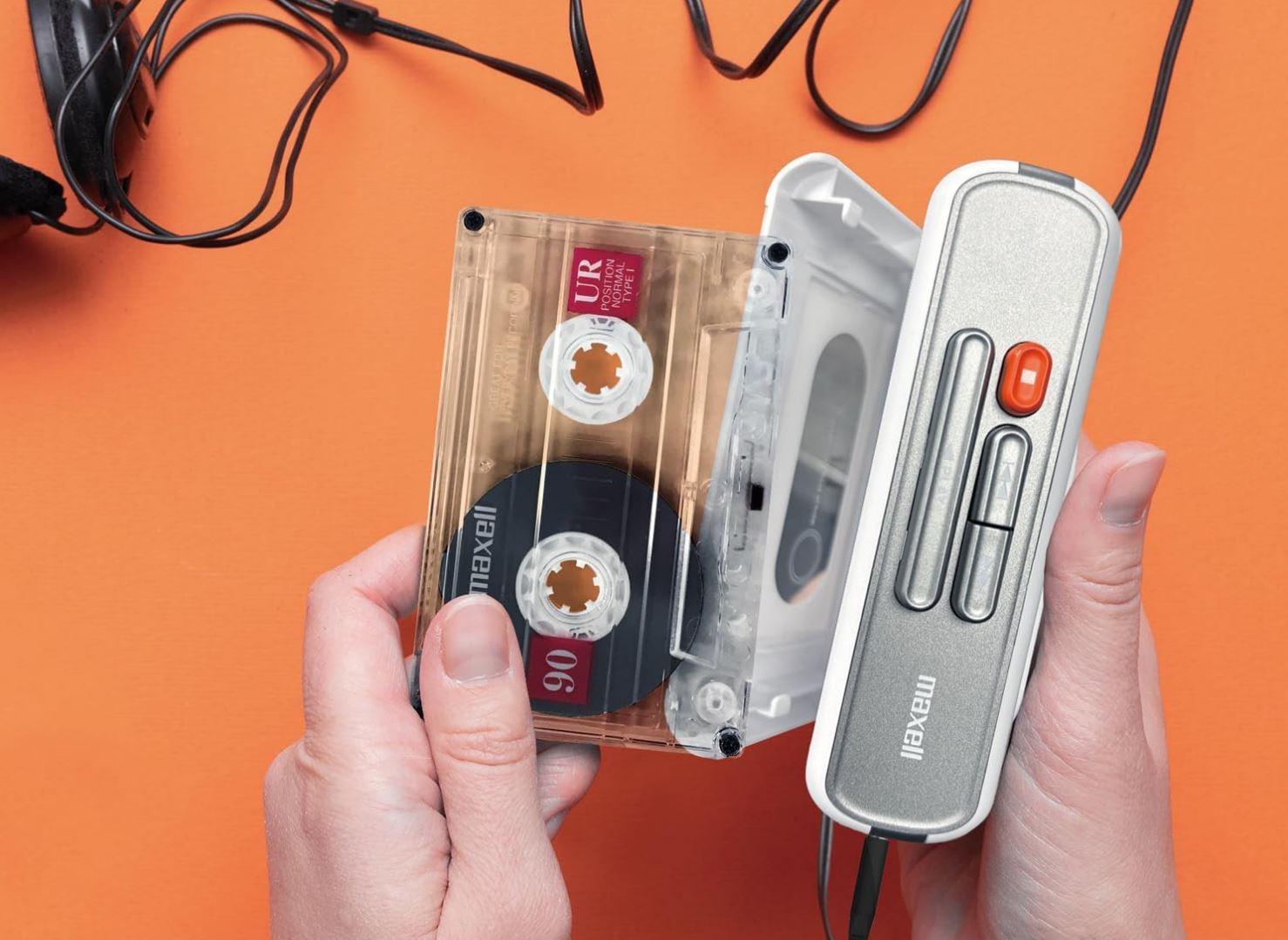 Le llega el turno a Maxell de resucitar un ícono