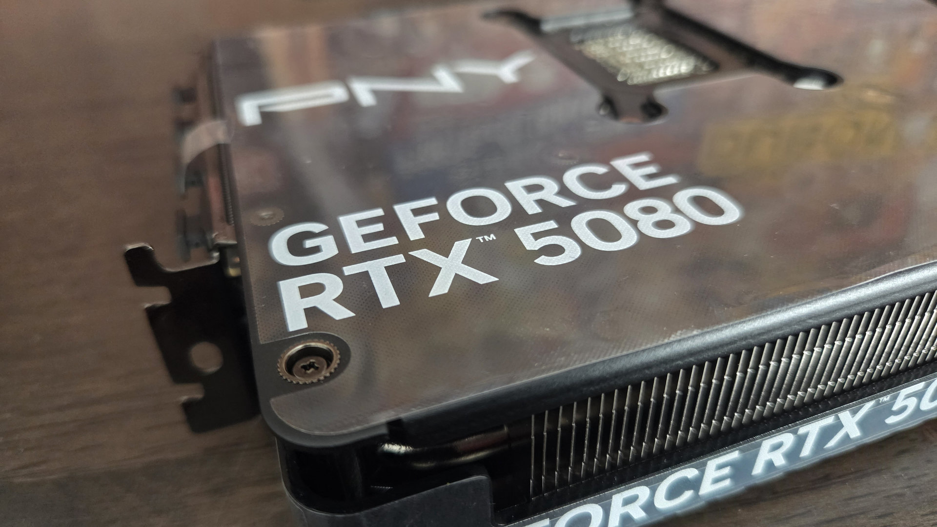 Prueba PNY GeForce RTX 5080 Slim OC: opiniones y medidas