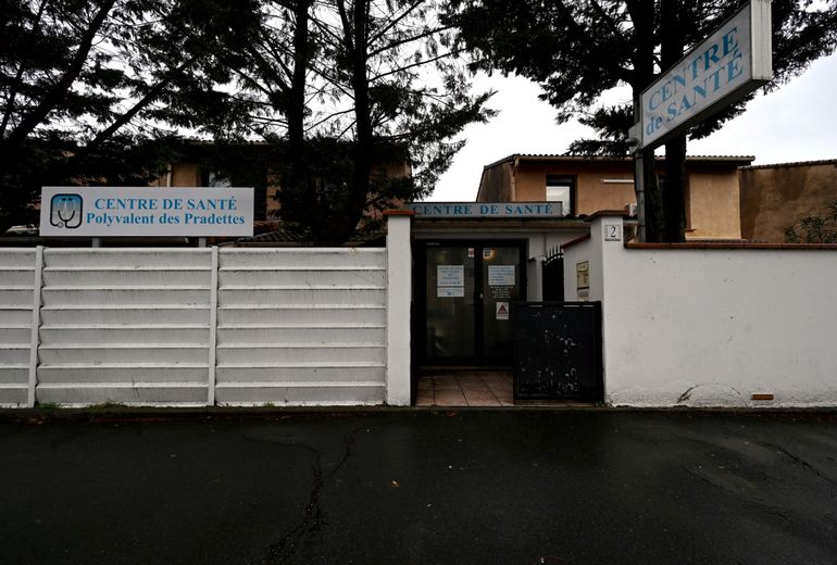 Salidas de médicos, cierre administrativo, registros, denuncias: ¿qué está ocurriendo