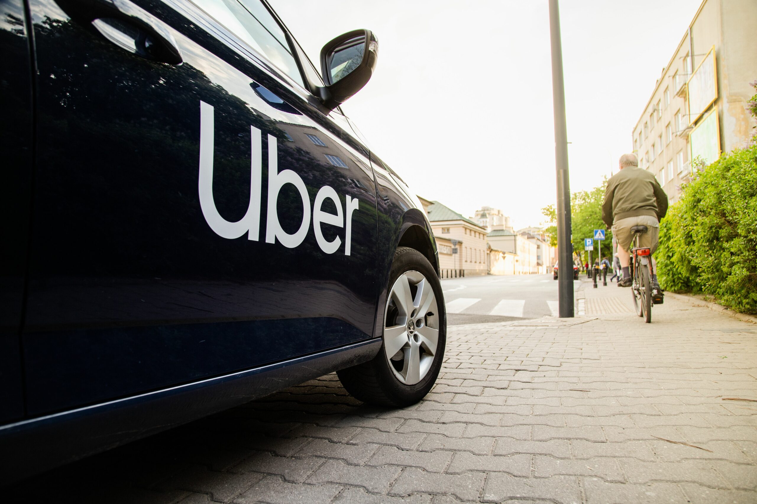 Uber comienza el despliegue de sus robotaxis en Europa, en