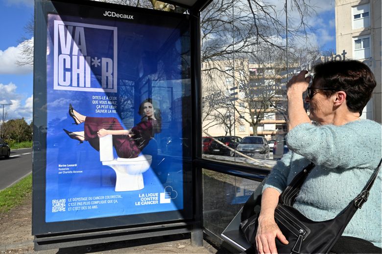 "Va Chier": ¿qué son estos carteles impactantes en las calles