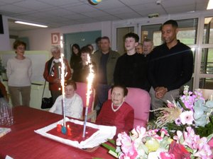 Villefranche-de-Rouergue. Agnès Fournié celebró sus 106 años en la unidad