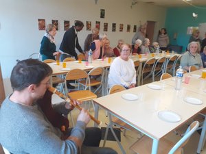 Villeneuve. Novedades, música y merienda en el programa para mayores