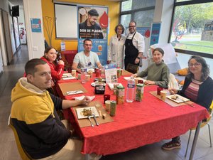 "Me siento como un pequeño superhéroe": cena gastronómica en el