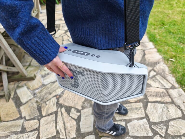 El altavoz Bluetooth que impacta justo