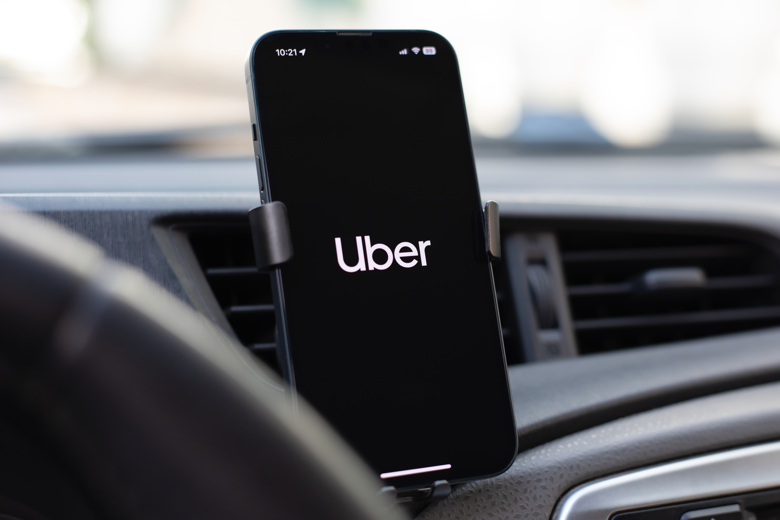 El cambio se confirma. Uber invierte cerca de 10 mil