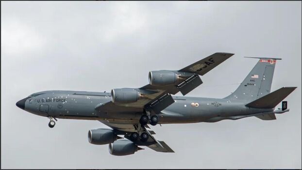 Guerra en Irán: impactada por esquirlos, un avión estadounidense KC-135