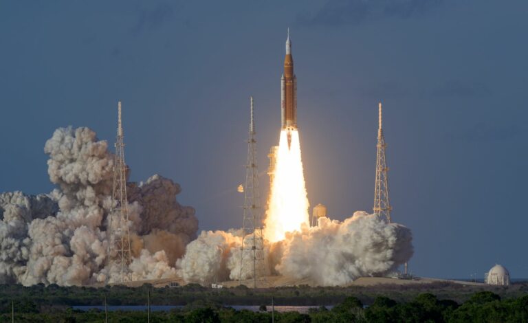 La NASA regresa a la Luna, y el ejército estadounidense