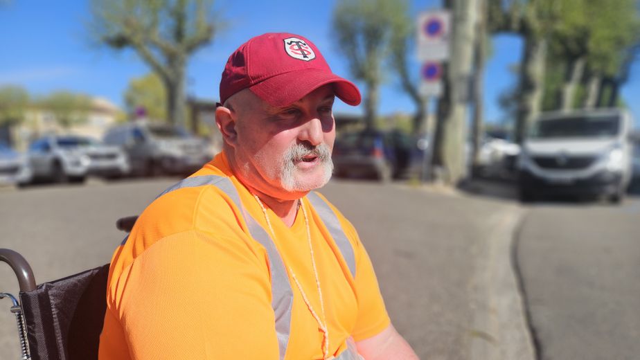 "Me encontré en la calle en silla de ruedas": la